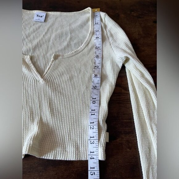 Aritzia TNA Wafflex Scoop Neck Notch Long Sleeve in Butter yellow XS cropped - Picture 9 of 10